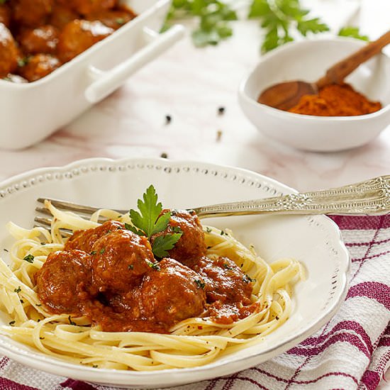 Meatballs in Spicy Curry w/ Noodles