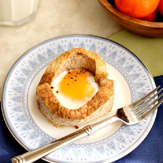 Baked Eggs in a Bread Basket
