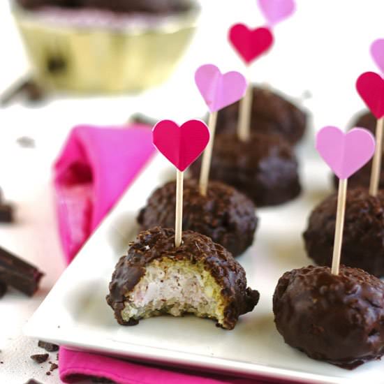 Raspberry Cheesecake Quinoa Bites
