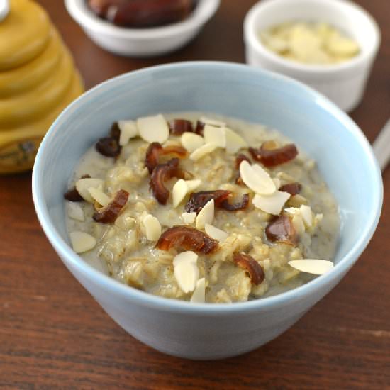 Oatmeal with Honey & Dates