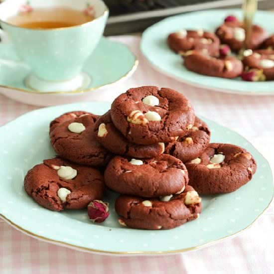Red Velvet White Cho Chip Cookies