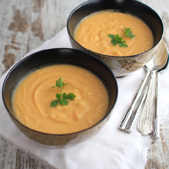 Creamy cauliflower carrot soup