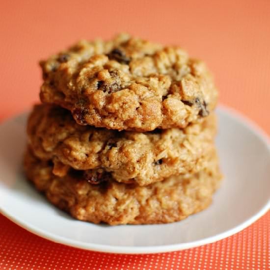 Thick and Chewy Oatmeal Raisin Cook