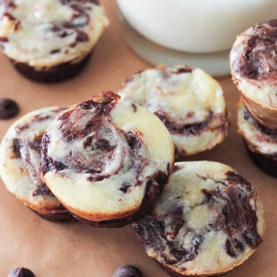 Cheesecake-Swirl Brownie Bites