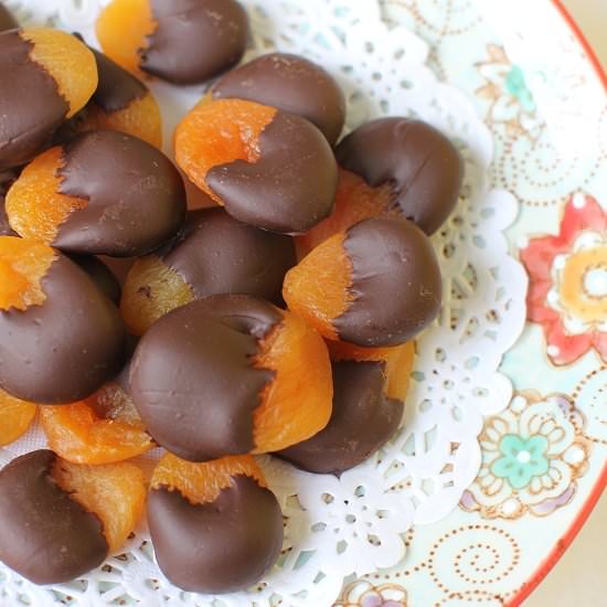 Chocolate Dipped Apricots