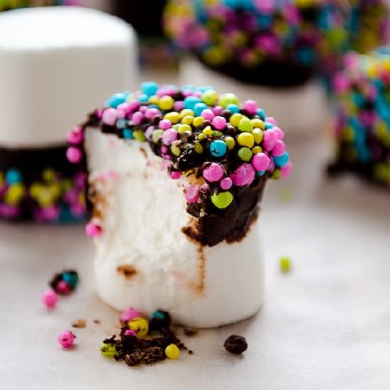 Chocolate-Dipped Marshmallows