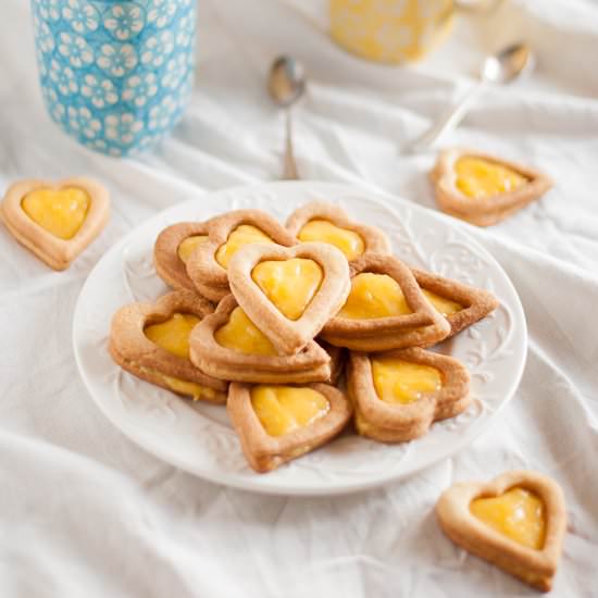 Lemon curd filled sandwich cookies