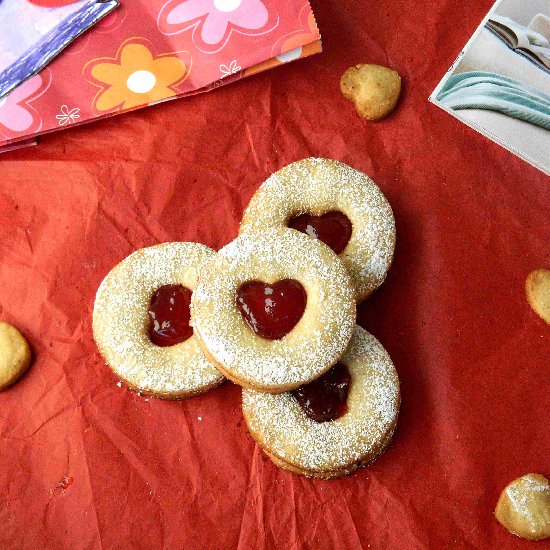 Eggless Linzer Cookies