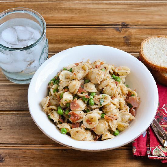 Pasta with breadcrumbs