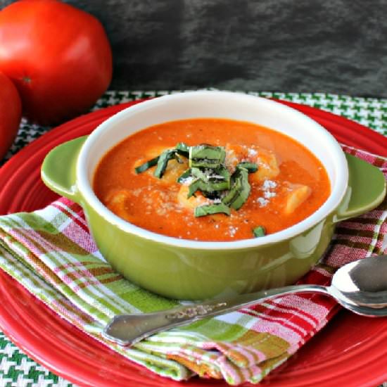 Creamy Tomato Tortellini Soup