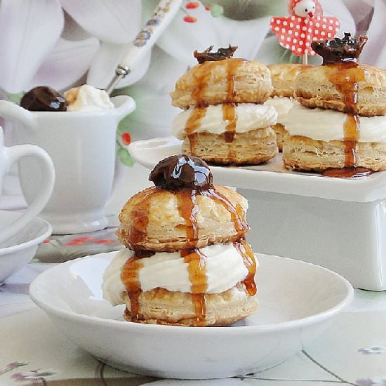 Cake with Pastry and Vanilla Cream
