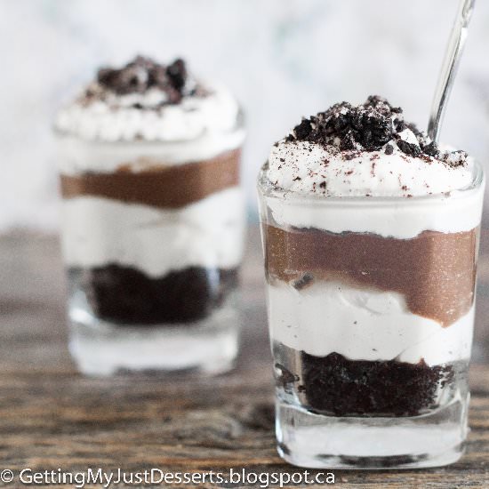 Oreo Cheesecake Dessert Shots