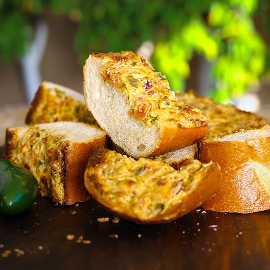 Bacon Jalapeno Popper Cheesy Bread
