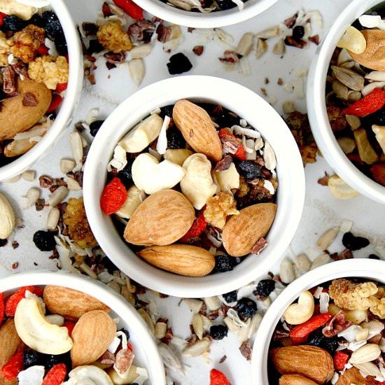 Superfood Nut and Seed Snack Mix