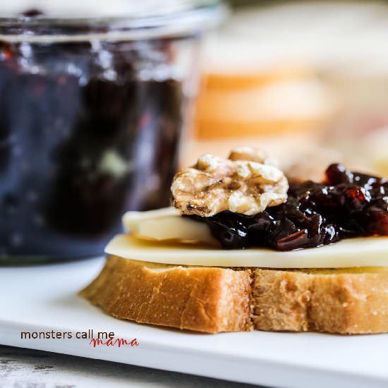 Pomegranate and red onion chutney