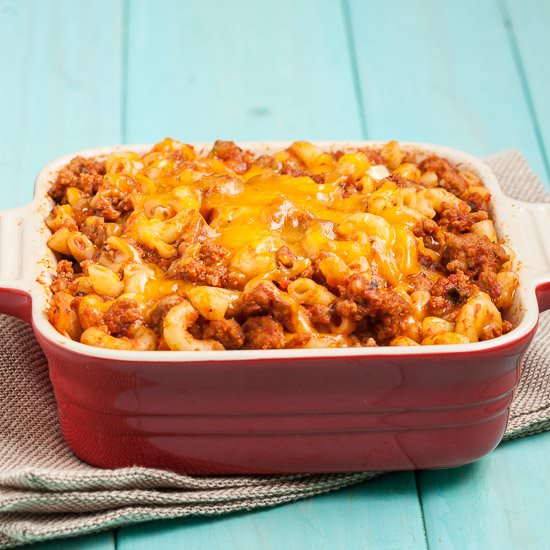 Easy Chili Mac with Sriracha
