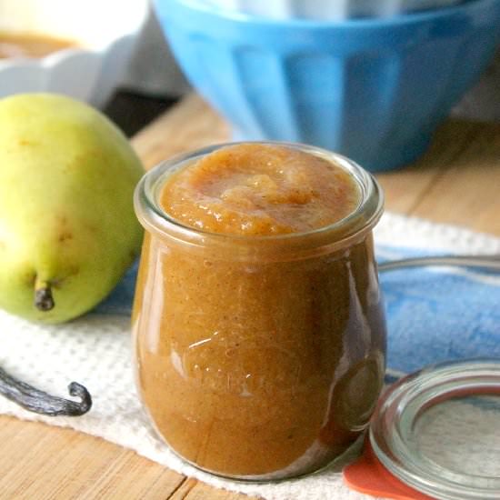 Cardamom-Vanilla Pear Applesauce
