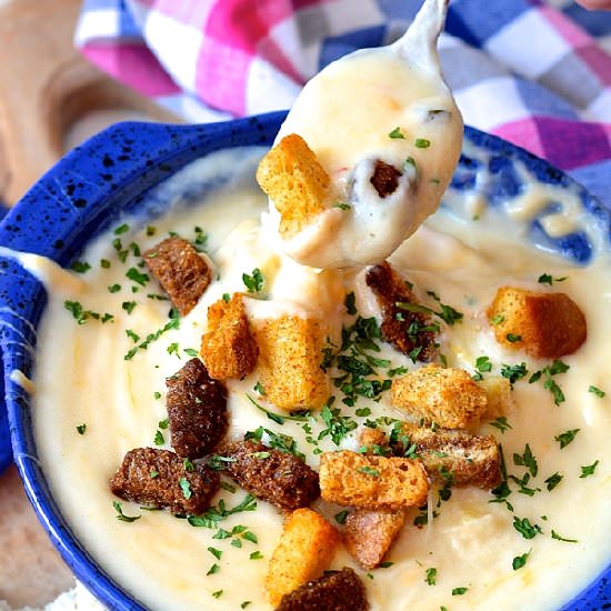Cheddar Cheese Cauliflower Soup