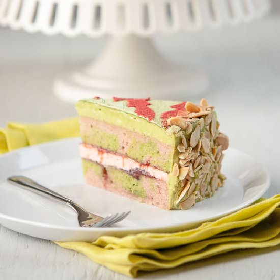 Matcha Strawberry Cake