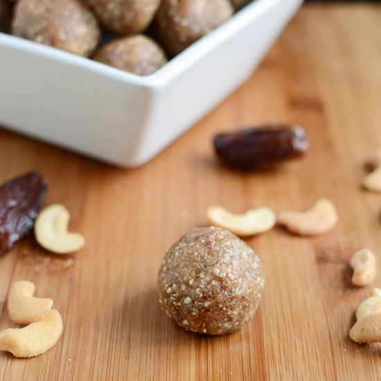 Cashew Date Snack Balls