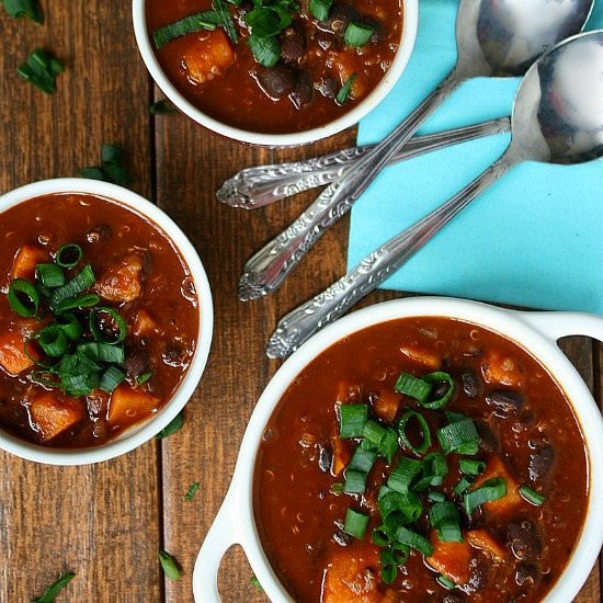 Chipotle Sweet Potato Quinoa Chili