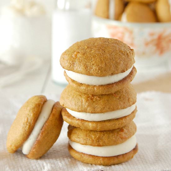 Carrot Cake Whoopie Pies