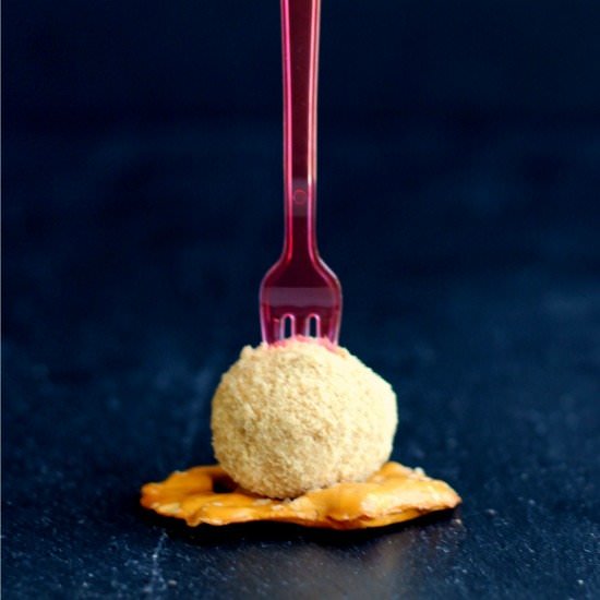 Mini Cinnamon Cheesecake Balls
