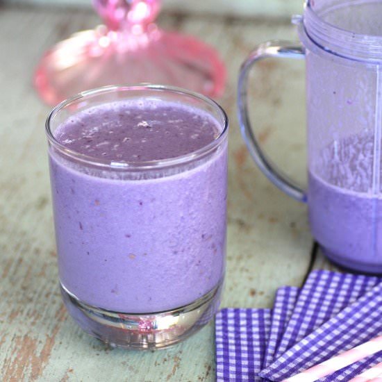 Banana and Blackberry Smoothie