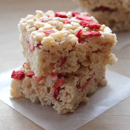 Strawberry Cheesecake Cereal Treat