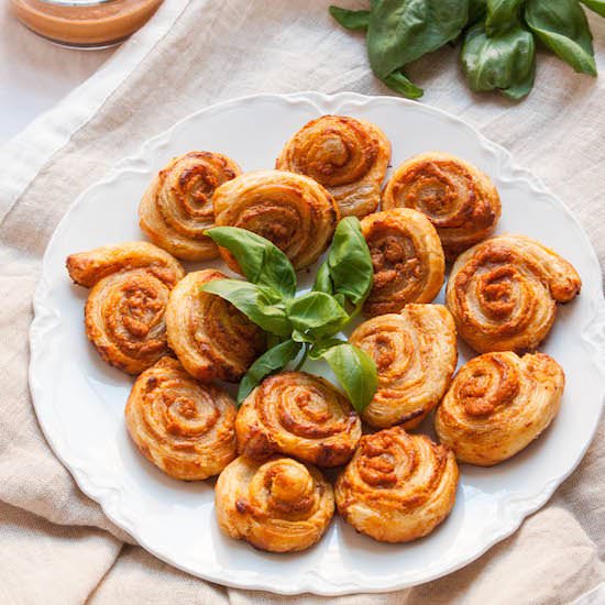 Roasted Red Pepper Pesto Pinwheels