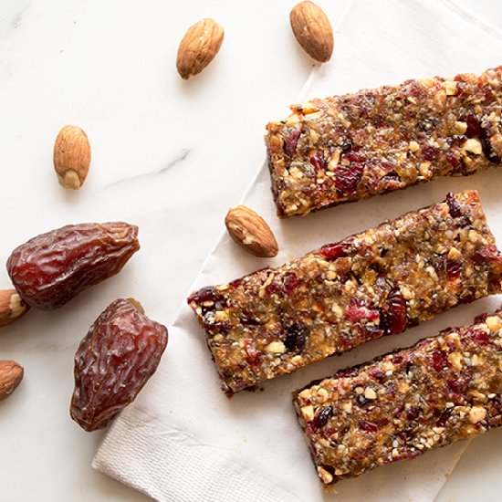 Almond Date and Hemp Energy Bars