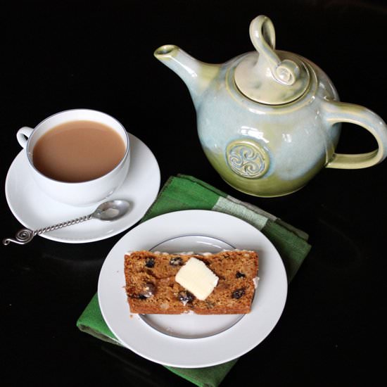 Arán Spíosraí (Irish Spice Bread)