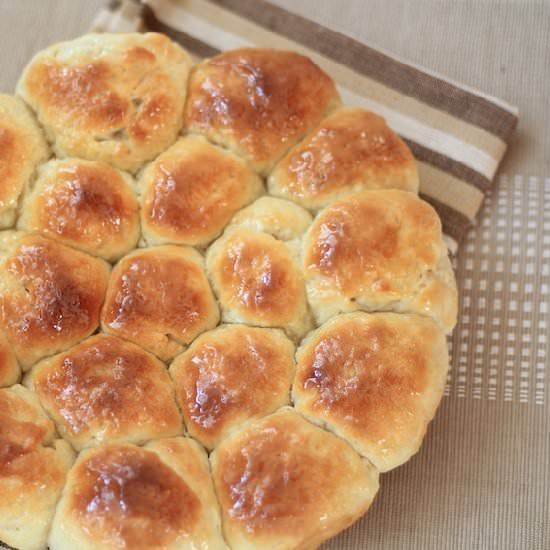 Khaliat Nahal (Honeycomb Buns)