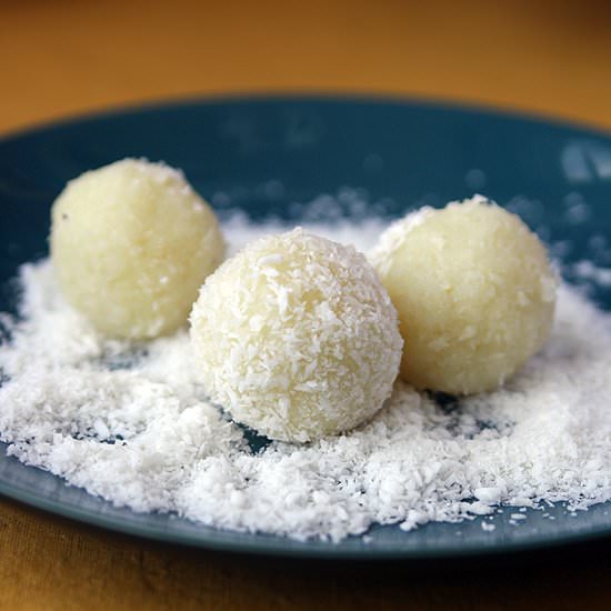 Coconut ladoo