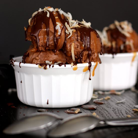 Chocolate Cinnamon Samoa Sundaes