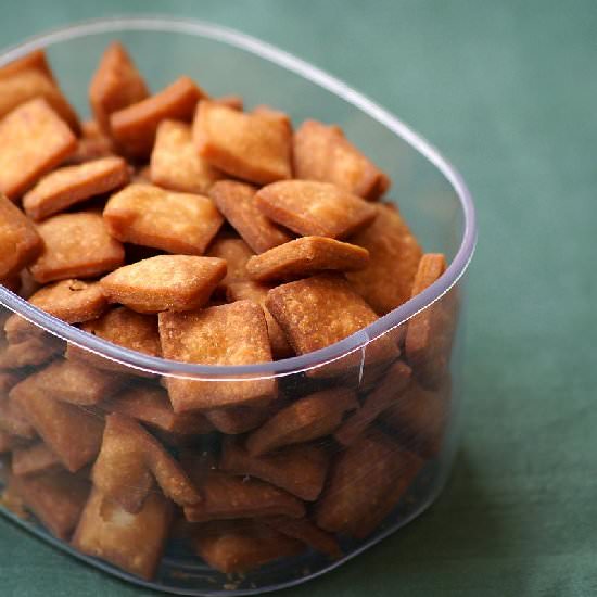 Gur Para / Gur Pare Recipe