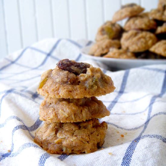Maple Oatmeal Raisin Cookies