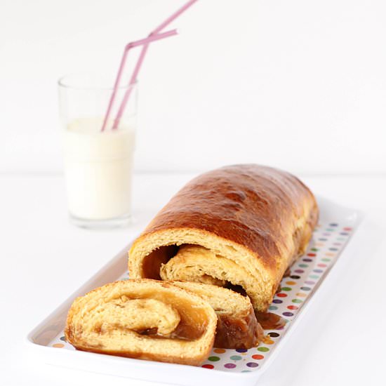 Sticky caramel swirl bread