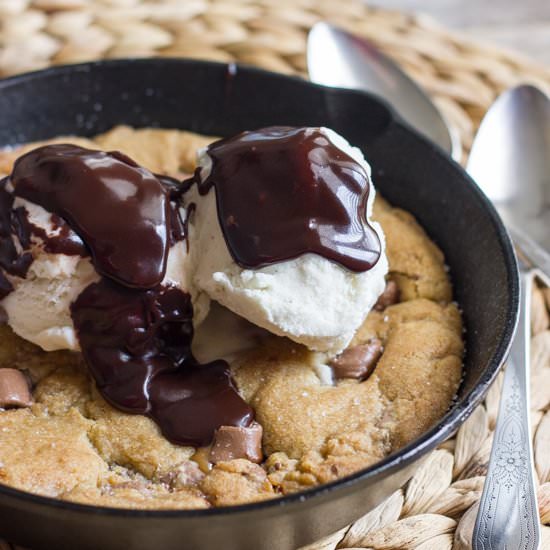 Salted Rolo Chip Pizookie