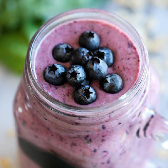 Healthy Berry Green Smoothie