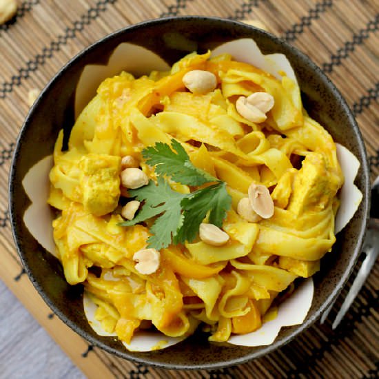 Big hot curry noodle pot