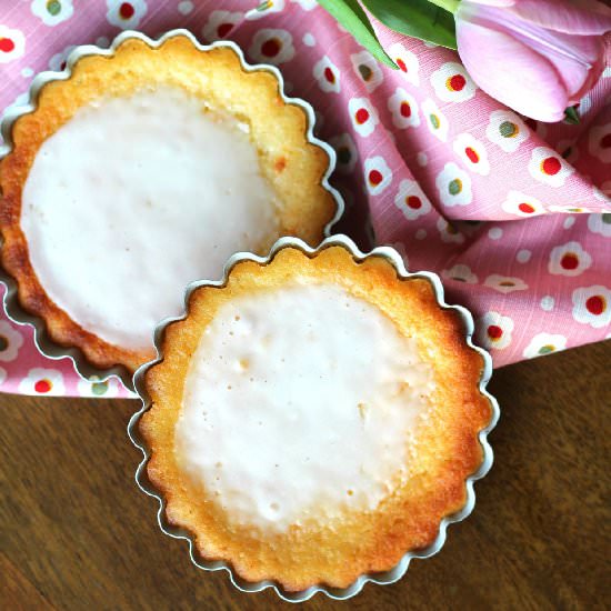 Lemon Almond Cheesecake
