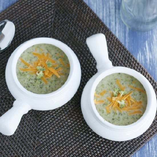 Skinny Broccoli Cheese Soup