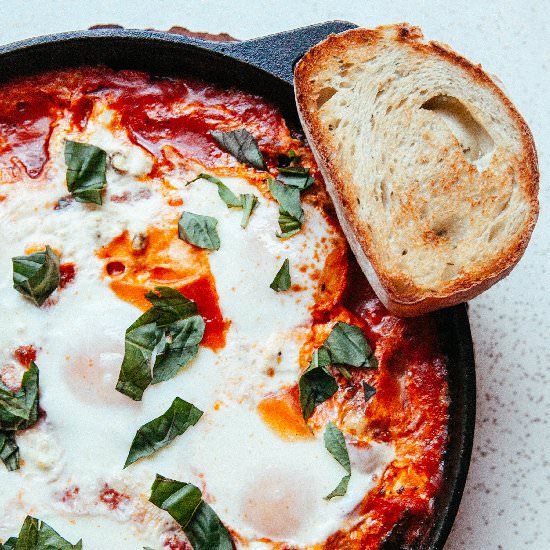 Cast Iron Baked Eggs in Tomato