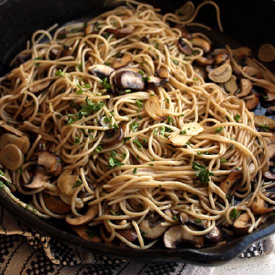 Mushroom and Garlic Pasta
