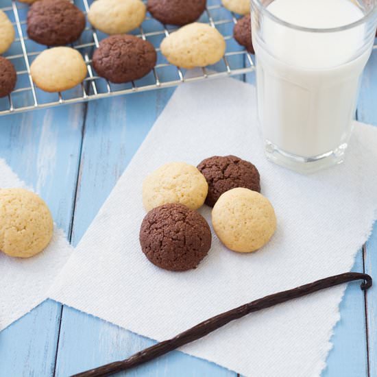 Homemade Vanilla Wafers