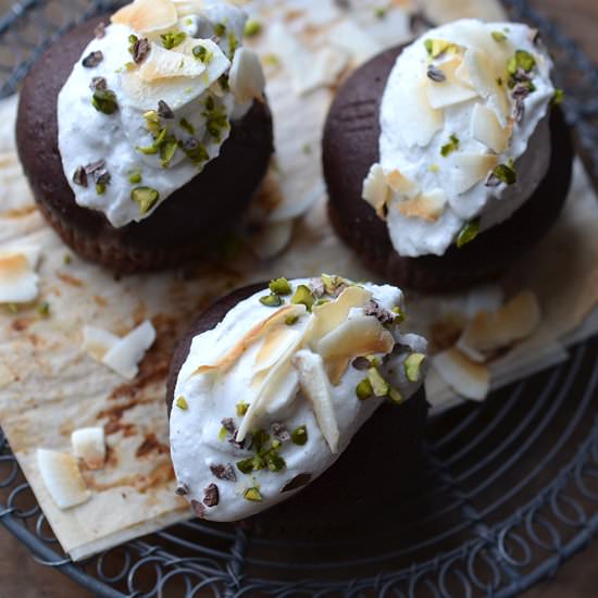 Cupcakes with coconut cream