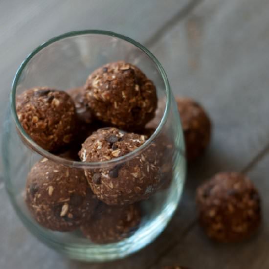 Chocolate PB Protein Balls