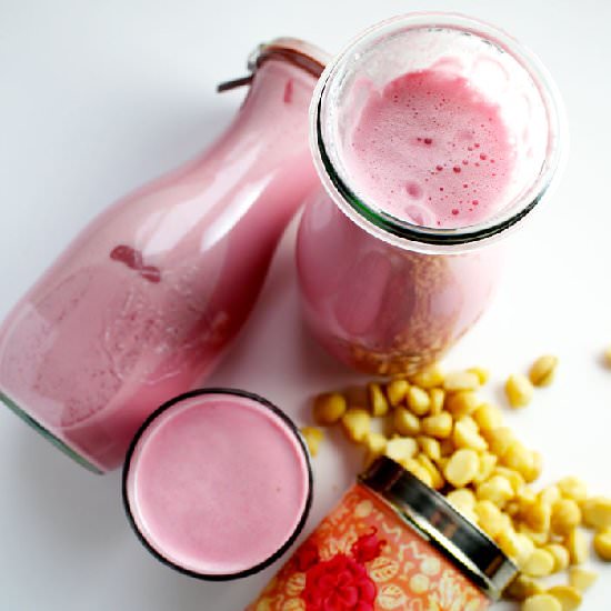 Strawberry Macadamia Nut Milk