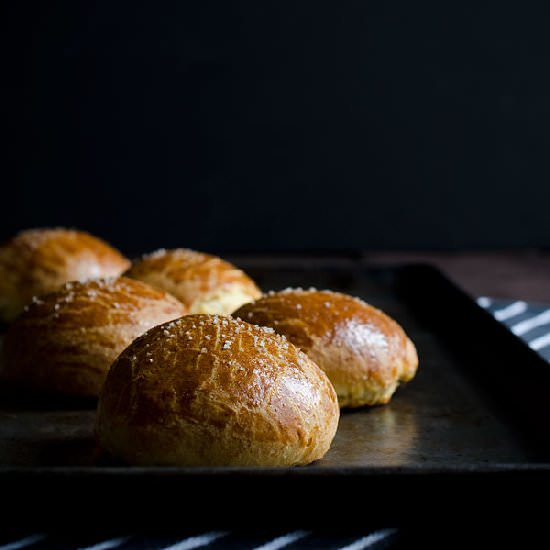 Cheddar Brioche Buns